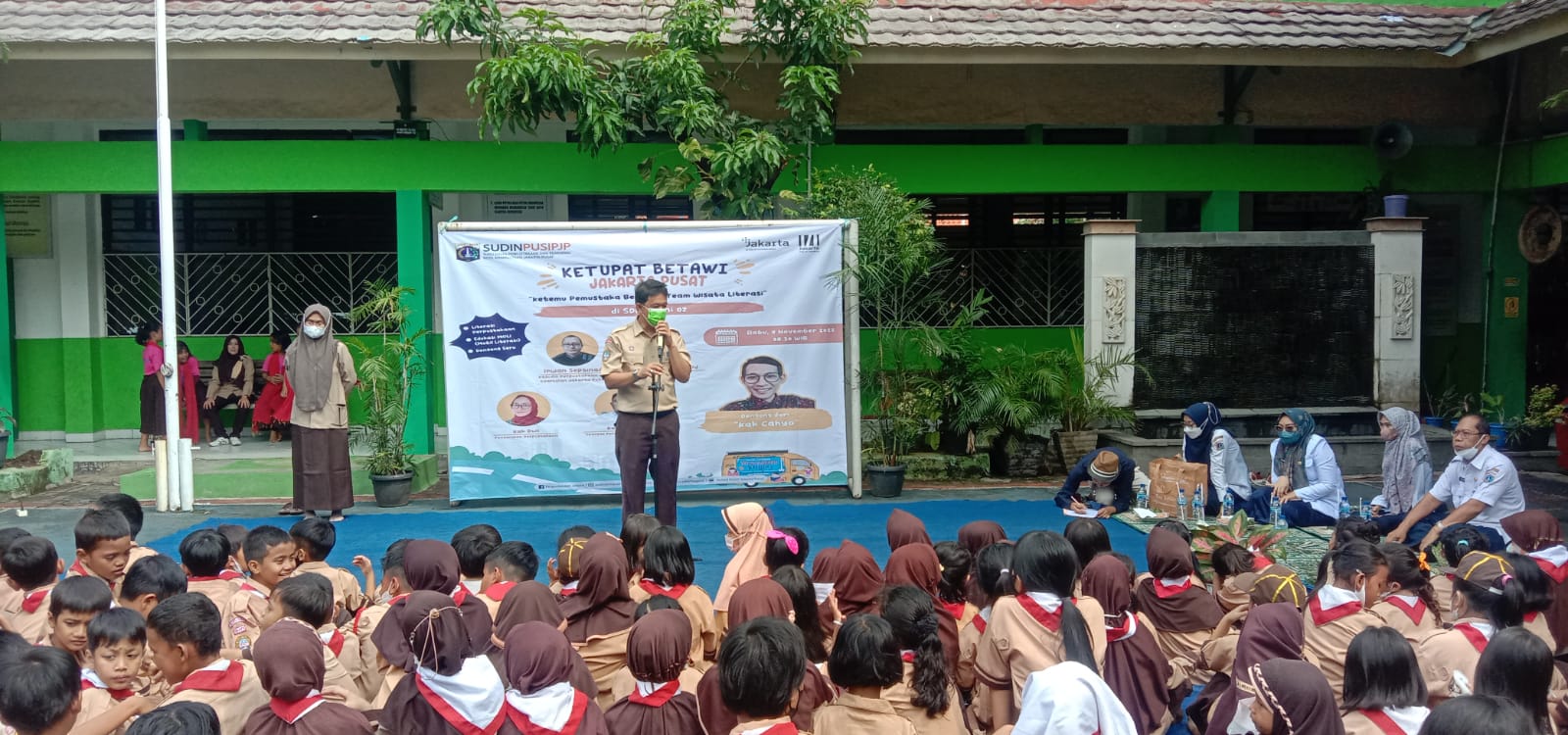 KETUPAT BETAWI : Ketemu Pemustaka Bareng Team Wisata Literasi Di SDN Cikini 02